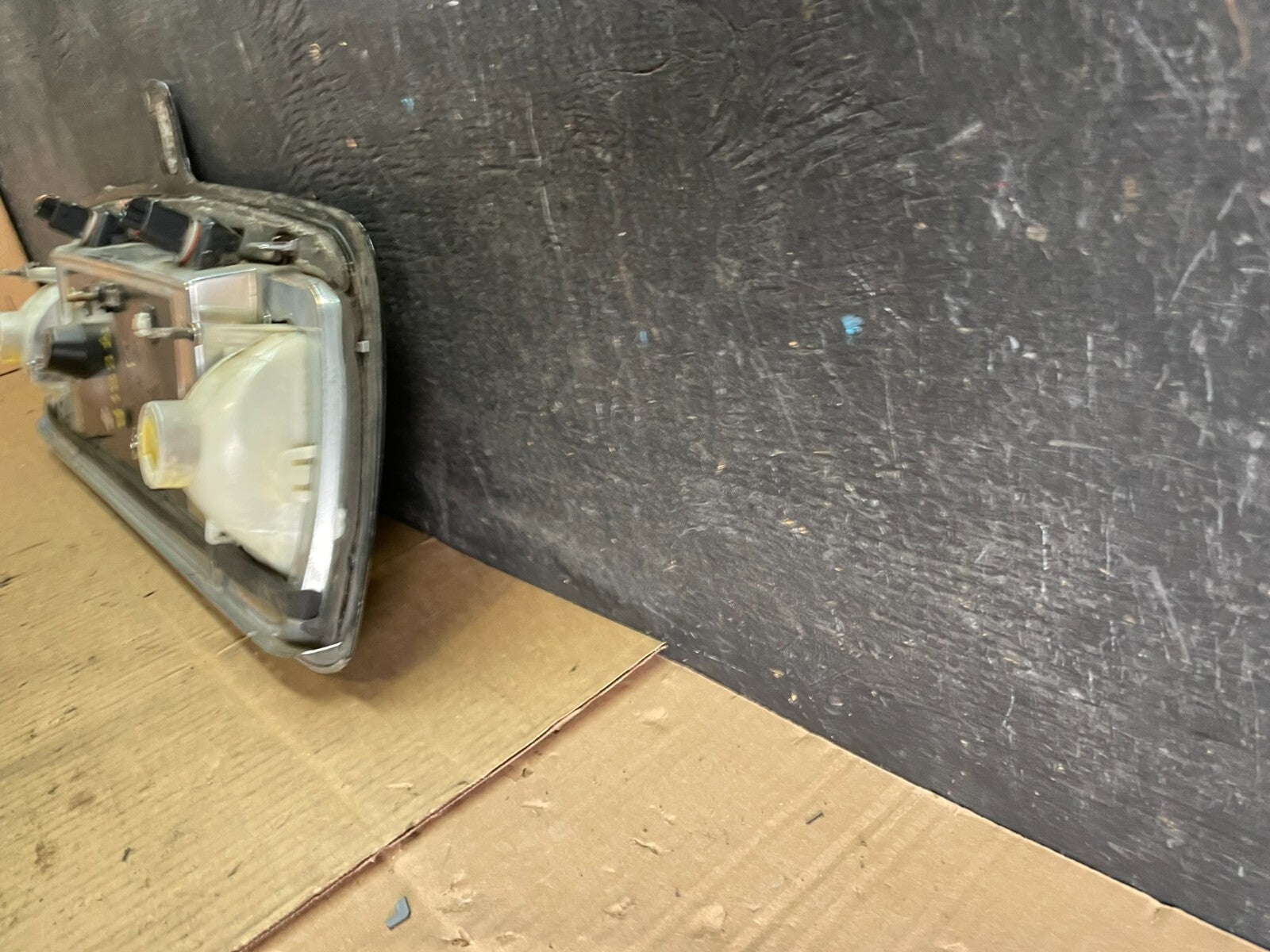 2000- 2002 Lincoln LS Rear Finish Panel Trunk Panel Chrome OEM J4117 DG7