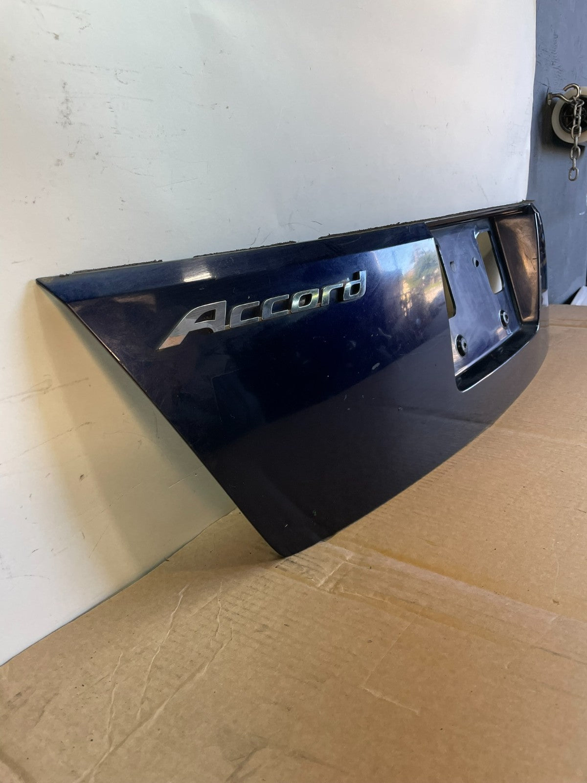 2008 to 2009 Honda Accord Sedan Trunk Deck Lid Trim Panel Molding AG3176 DG2