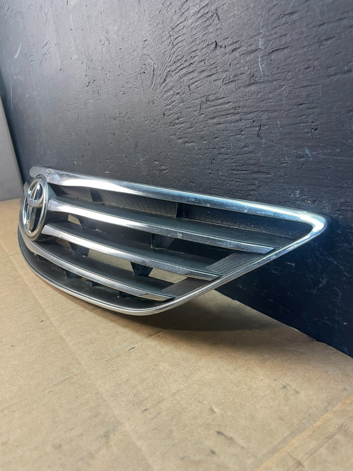 2005 to 2006 Toyota Camry Front Upper Grill Grille ac5091 DG2