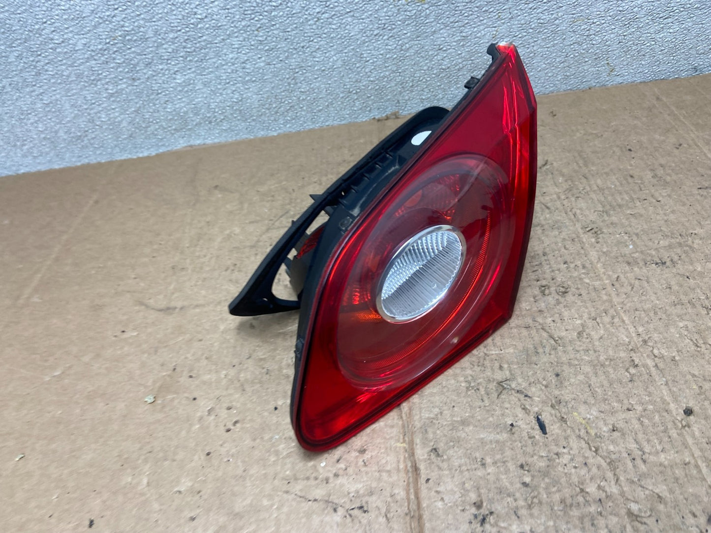 2009-2012 Volkswagen CC Right Passenger RH Side Tail Light Inner Trunk AA3774 DW2