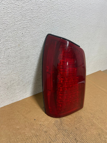 2000 to 2005 Cadillac Deville Left Driver Lh Side Tail Light AE2640 LK2