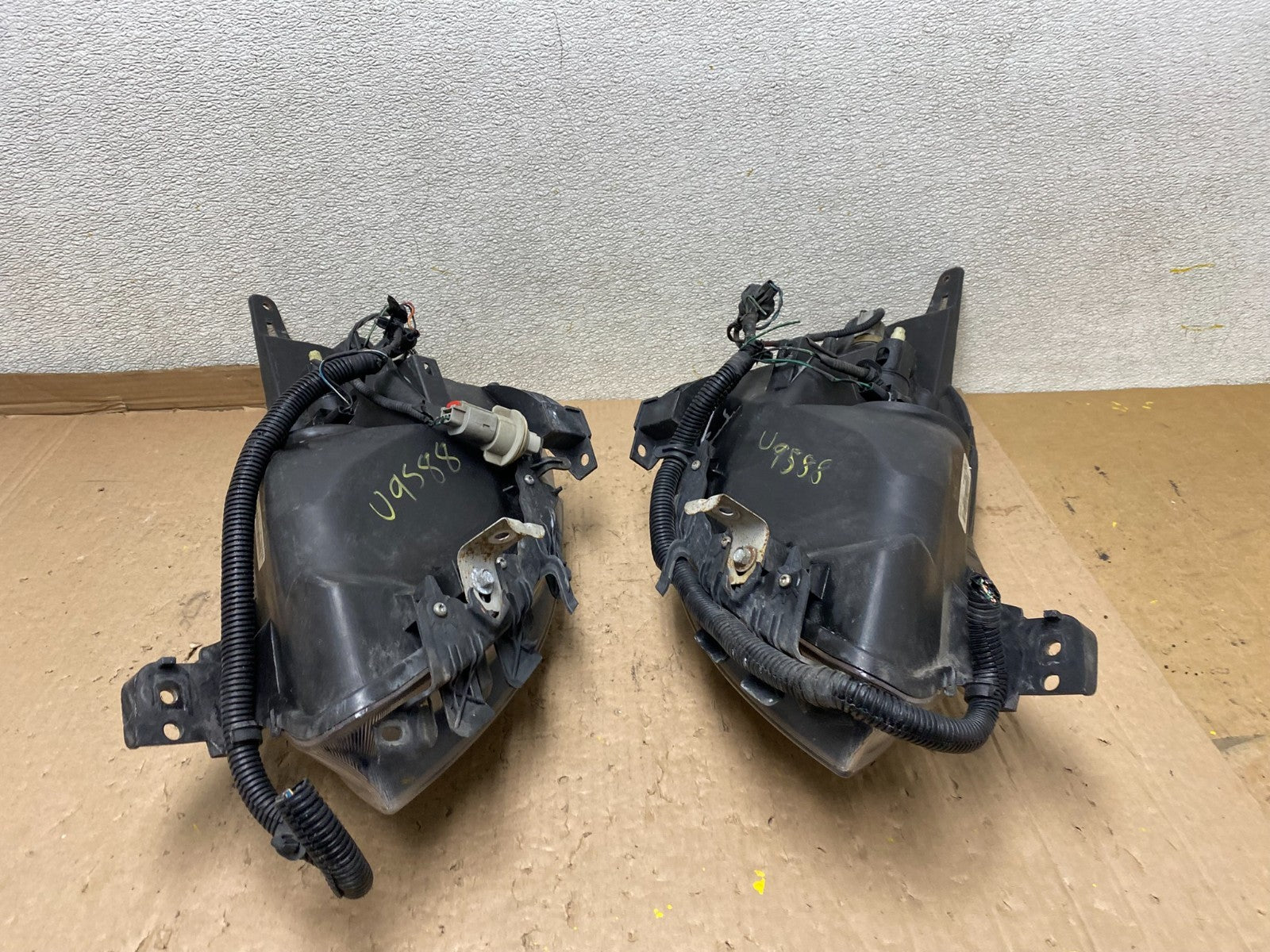 Sedan 2007 2008 2009 Nissan Altima Left+Right Set Headlights U9588 DW10