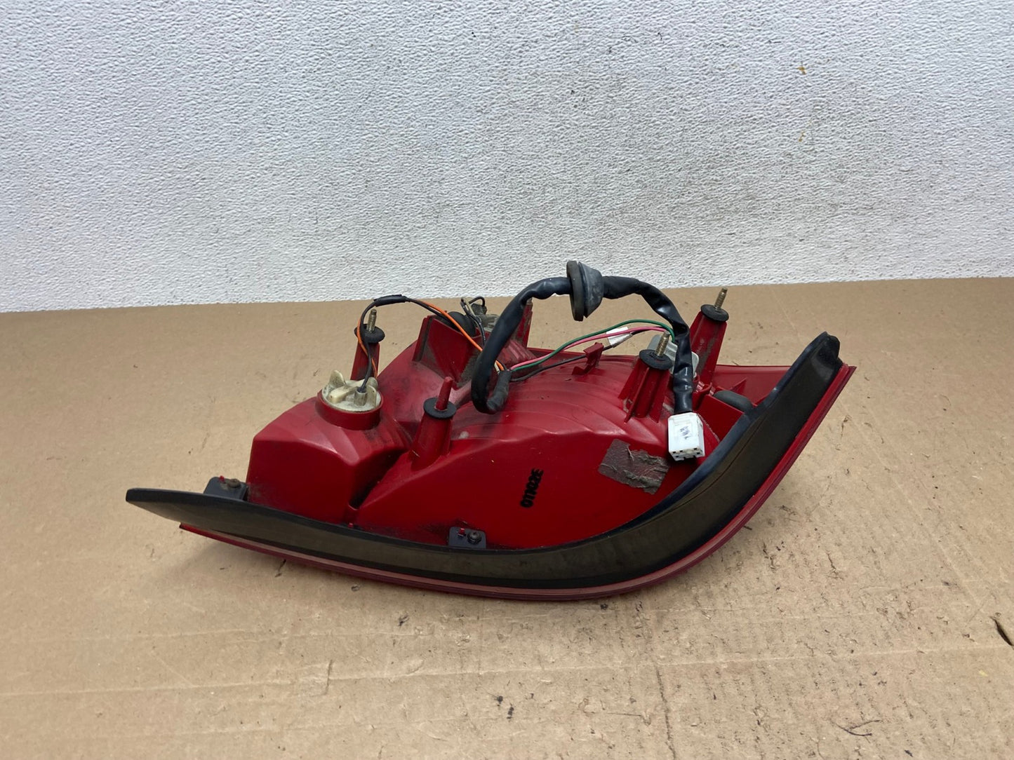 2001 2002 2003 Hyundai Elantra Right Passenger Rh Tail Light AE6587 LK3