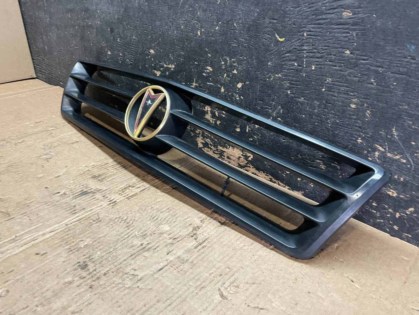 1990 to 1991 Pontiac Bonneville Front Grill Grille Z5849 PS2