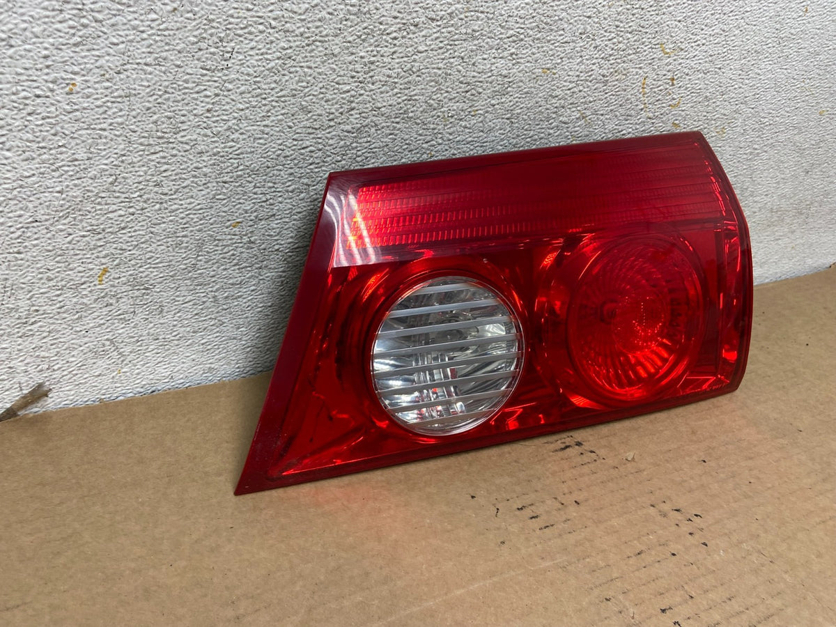 2006 to 2010 Toyota Sienna Right Passenger RH Inner Tail Light AH3127 DW1
