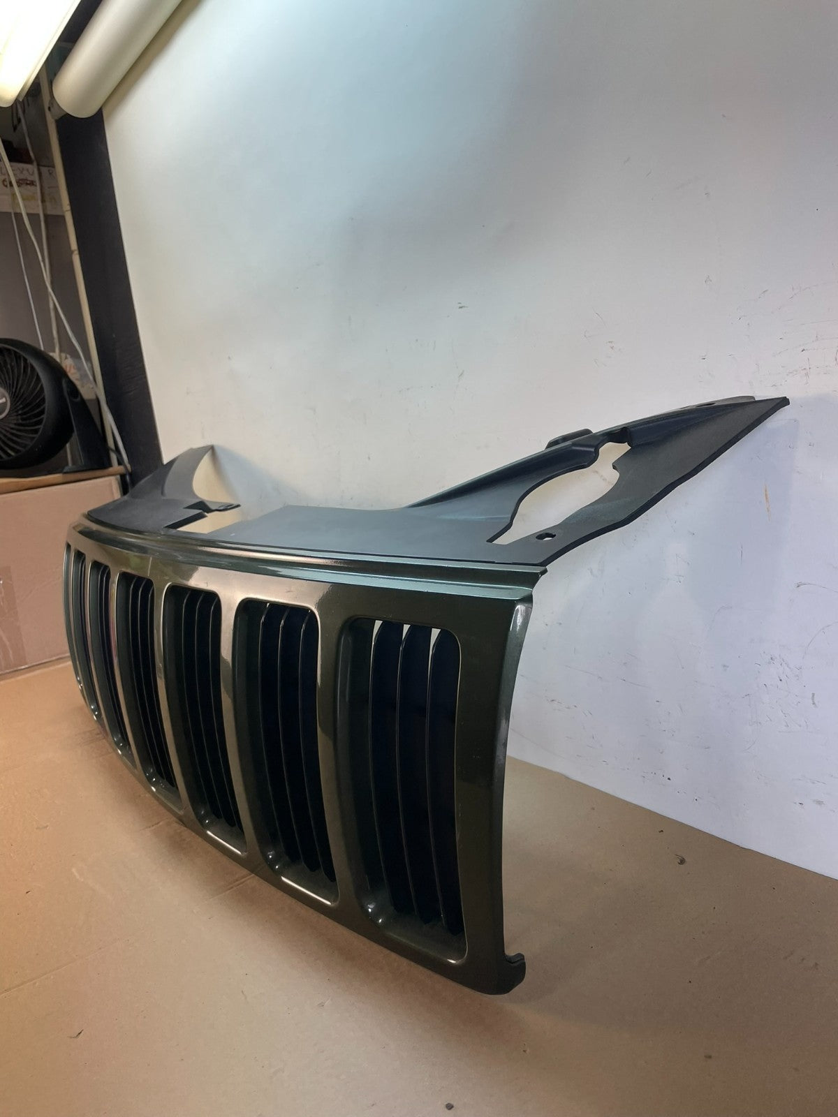 2005 2006 2007 Jeep Grand Cherokee Front Upper Grill Grille ag7646 DG1