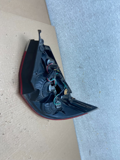 2004-2007 Mitsubishi Lancer Right Passenger Rh Tail Light Red OEM AB2452 DG7