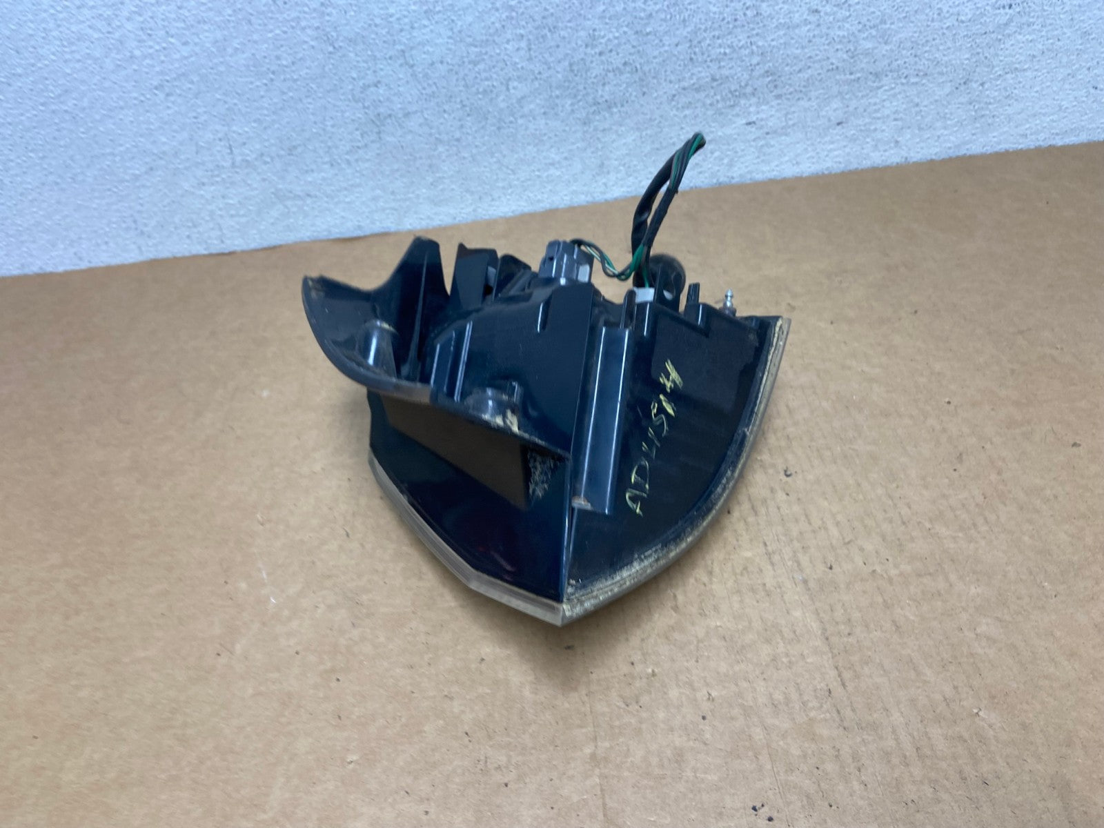 2007 to 2013 Mitsubishi Outlander Left Driver Lh Side Tail Light AD4514 LK5