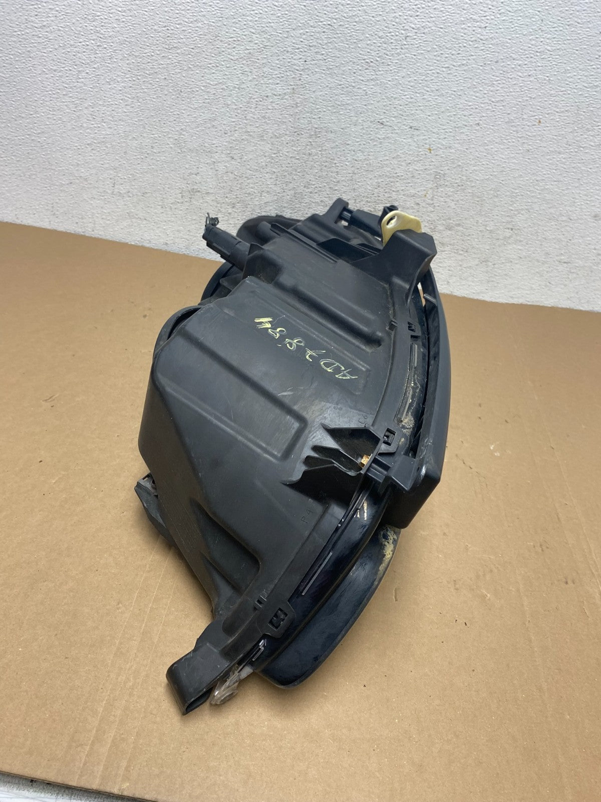2013 to 2016 Ford Fusion Right Passenger Rh Side Headlight AD7884 DW8