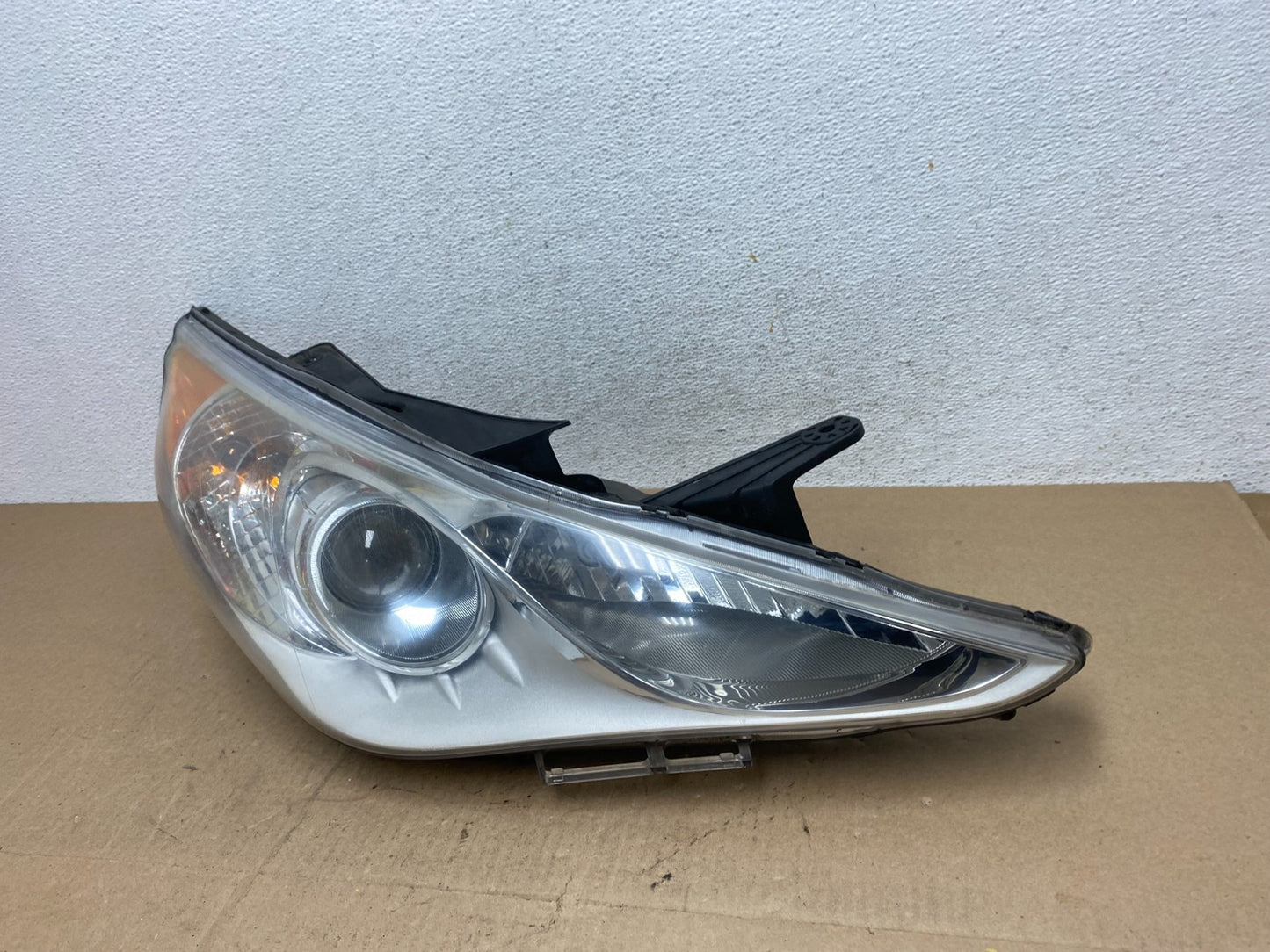 2011 - 2014 Hyundai Sonata Right Passenger Rh Side Headlight Halogen AE6757 DW1