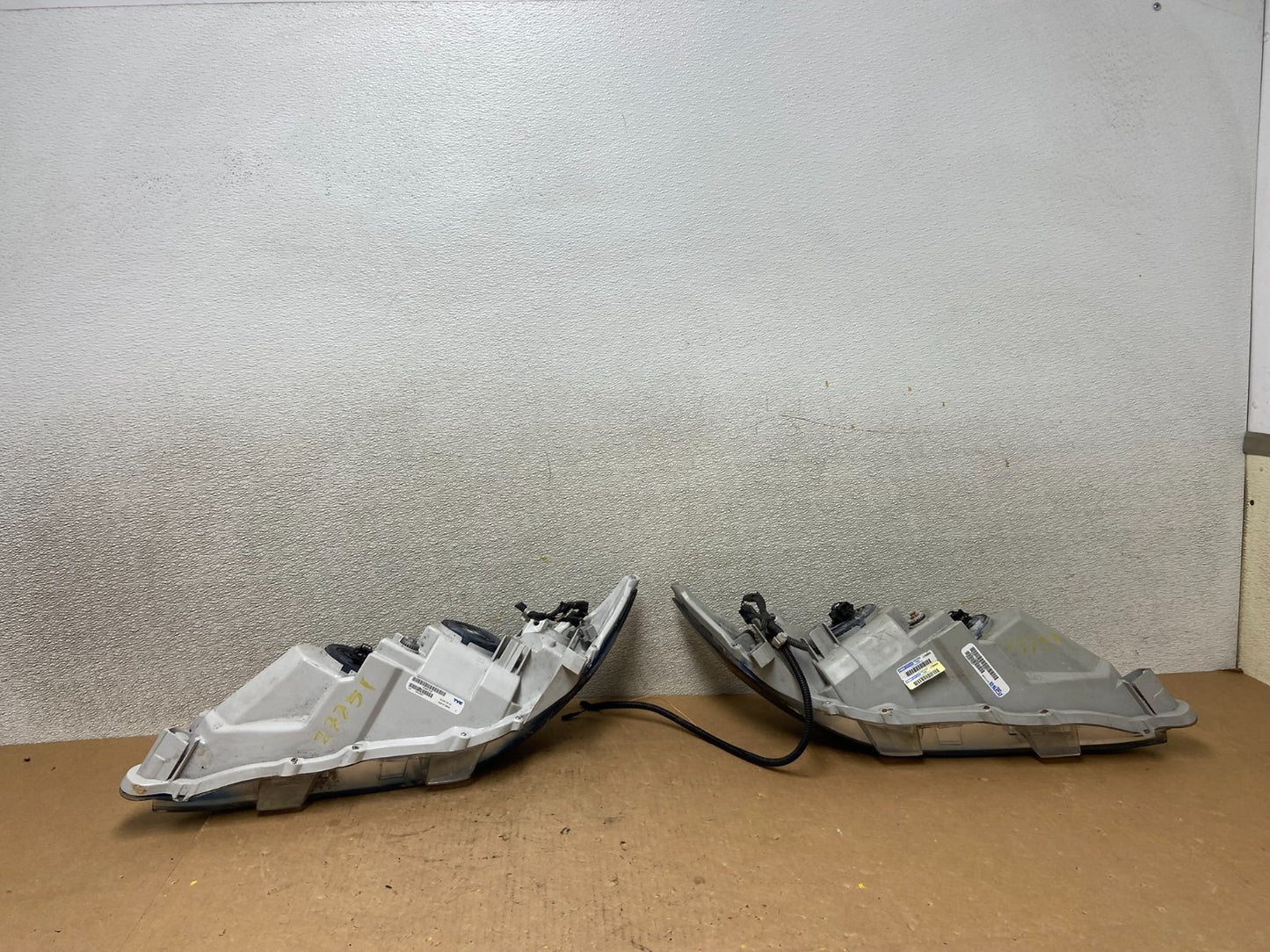 2010 - 2011 Toyota Camry Left Driver LH Halogen Headlight Z7751 PS10