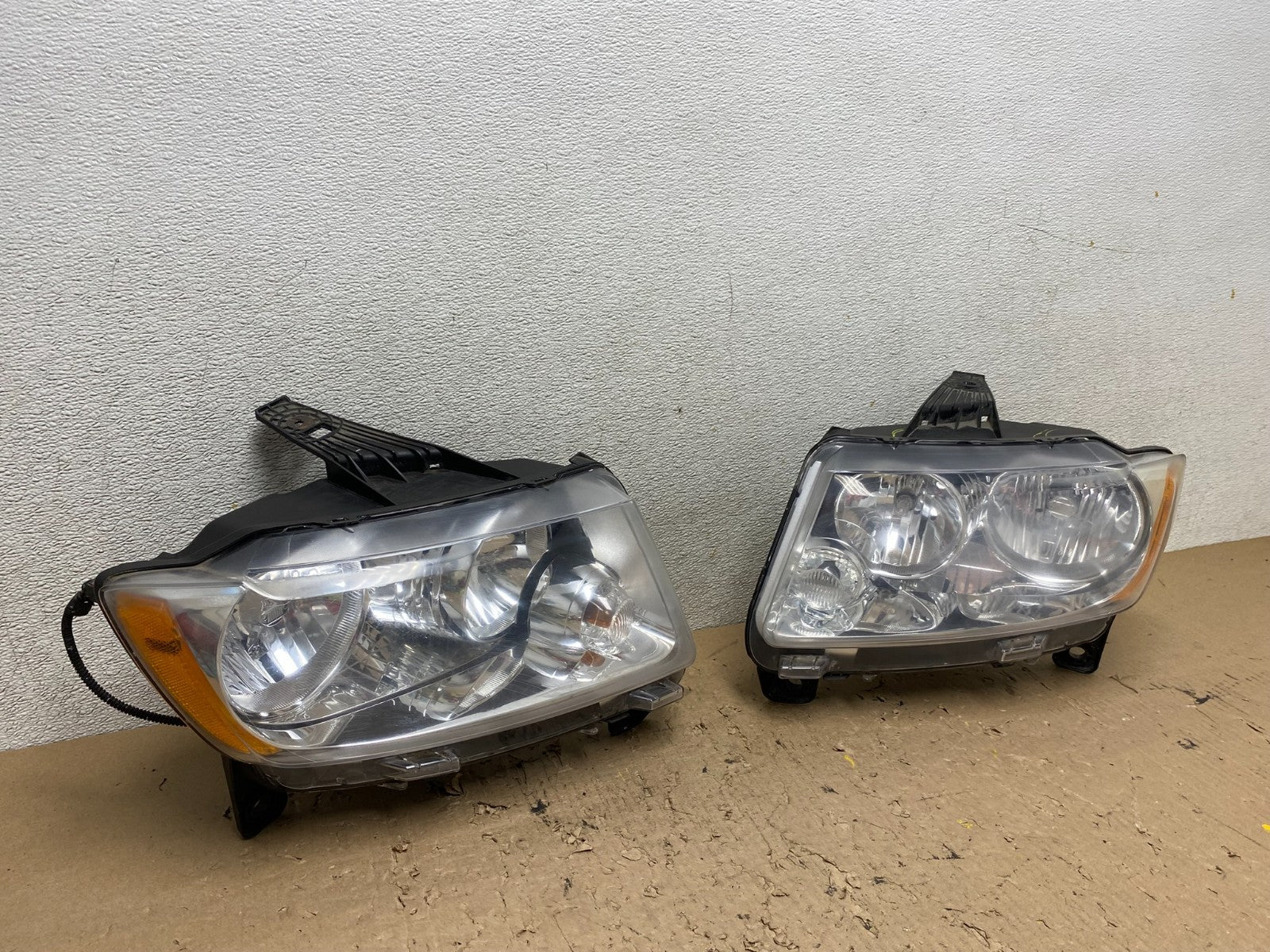 2011-2013 Jeep Grand Cherokee Left+Right Halogen Headlights R9993 DW2