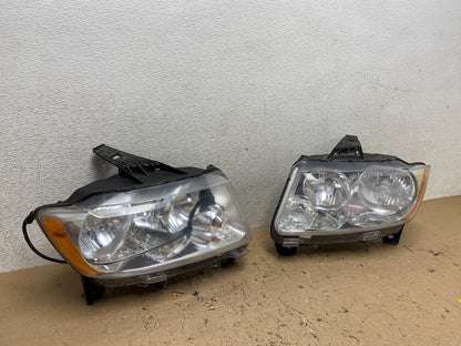 2011-2013 Jeep Grand Cherokee Left+Right Halogen Headlights R9993 DW2