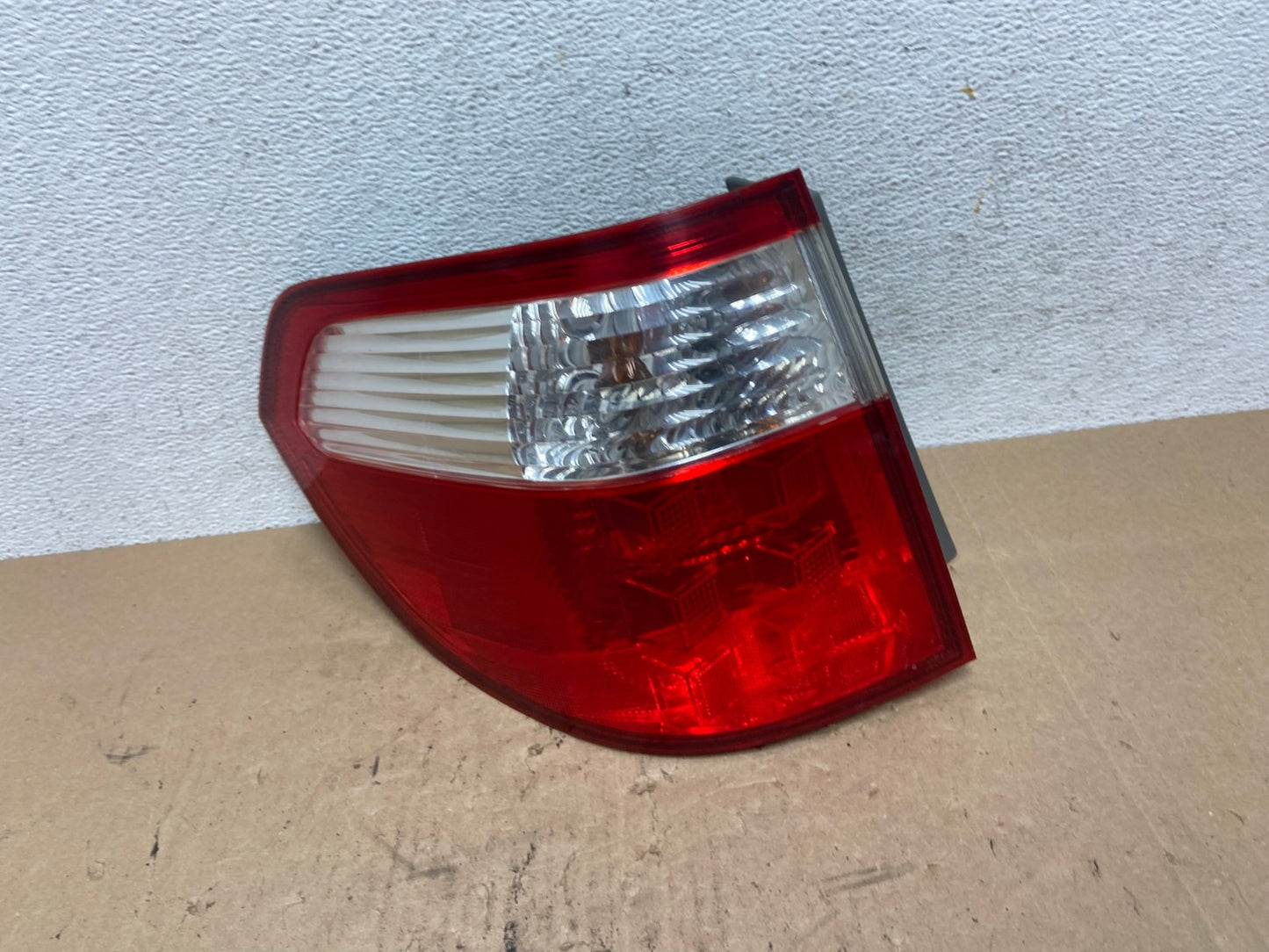 2005 2006 2007 Honda Odyssey Left Driver LH Side Tail Light AE6456 LK0
