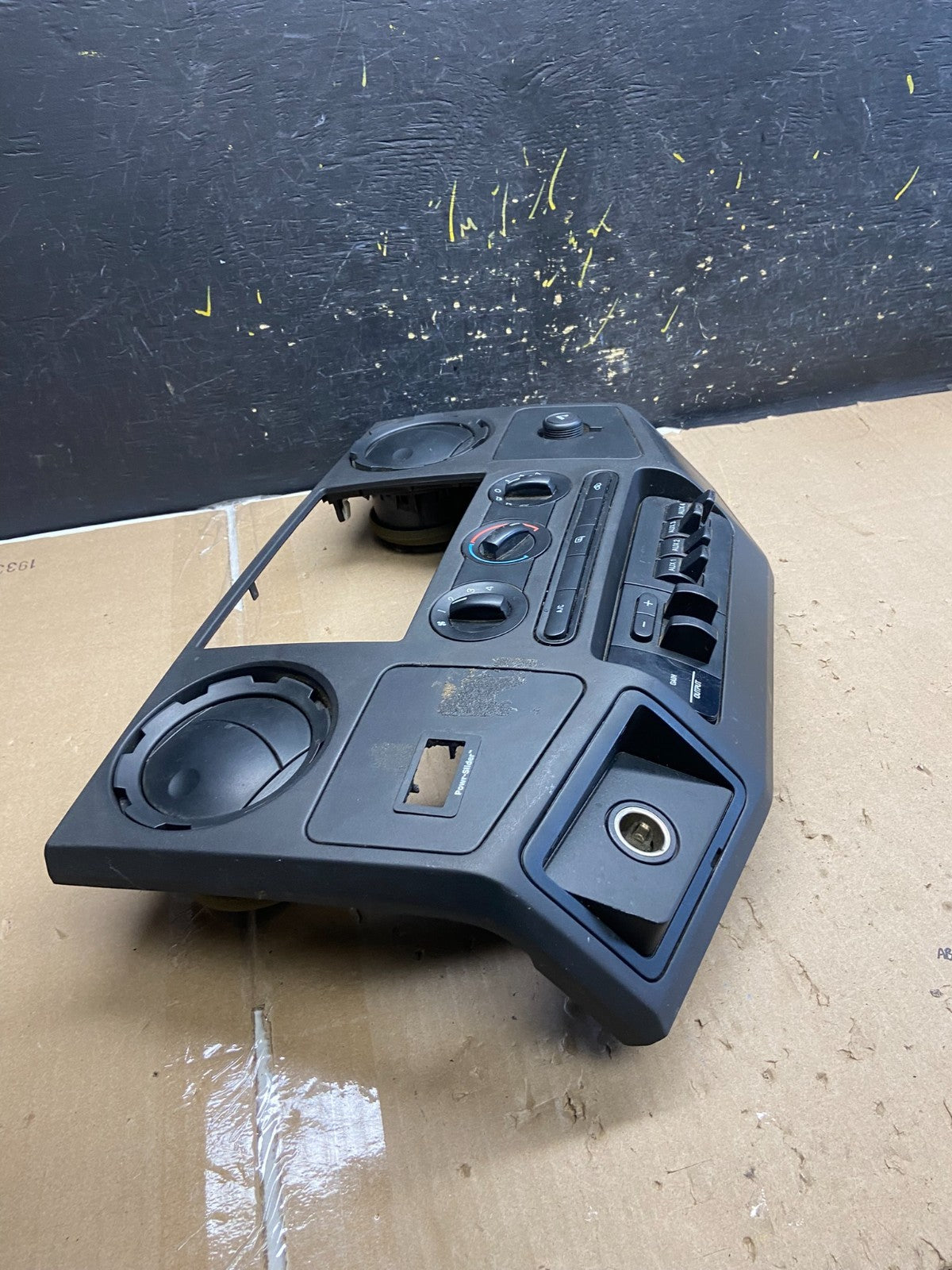2008-2010 Ford F250 F350 Radio Climate Control Radio Dash Bezel Panel AB2077 DG3