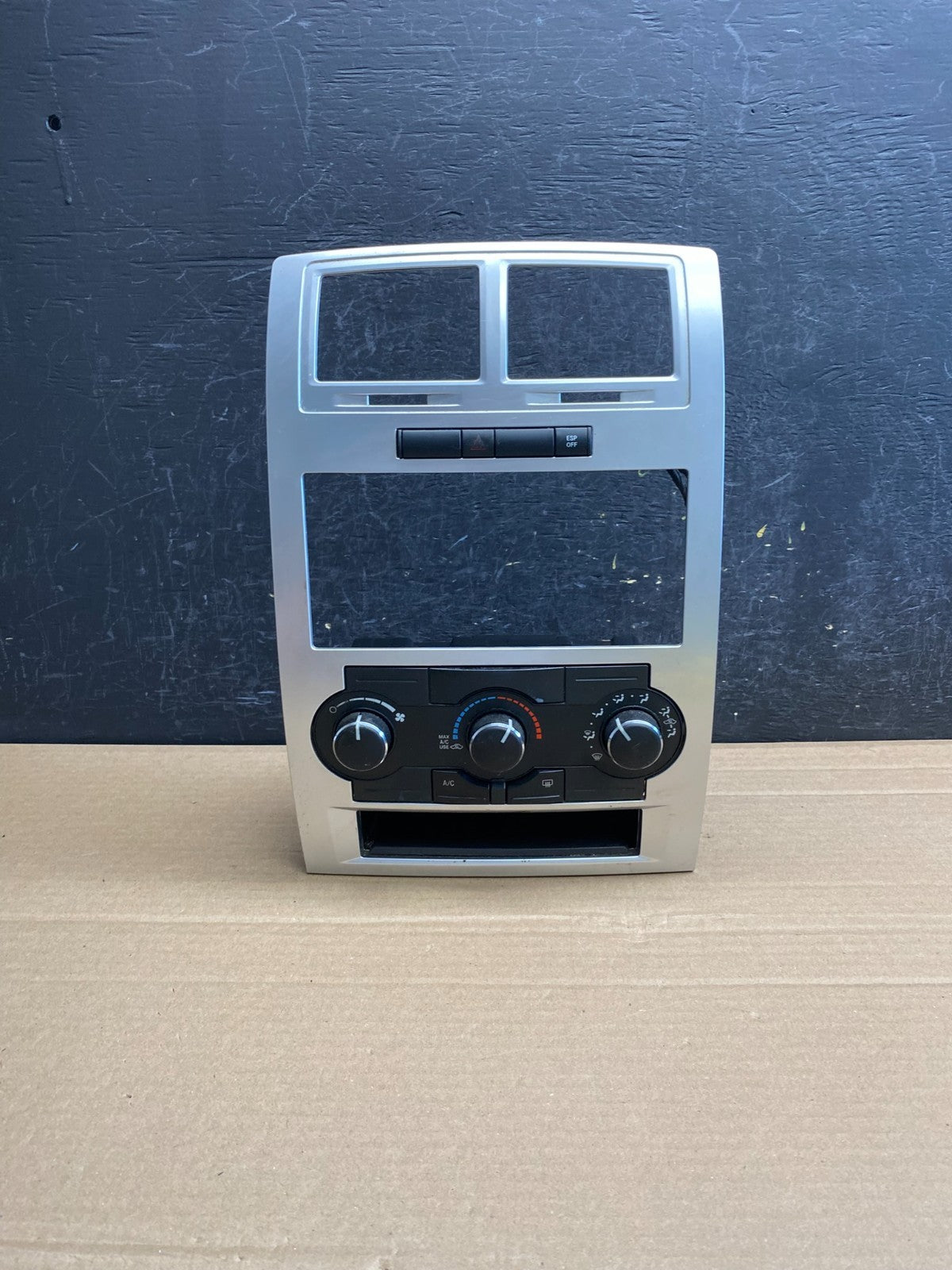 2008 - 2010 Dodge Charger Dash Climate Temperature Control Radio Bezel AF6564 DG0