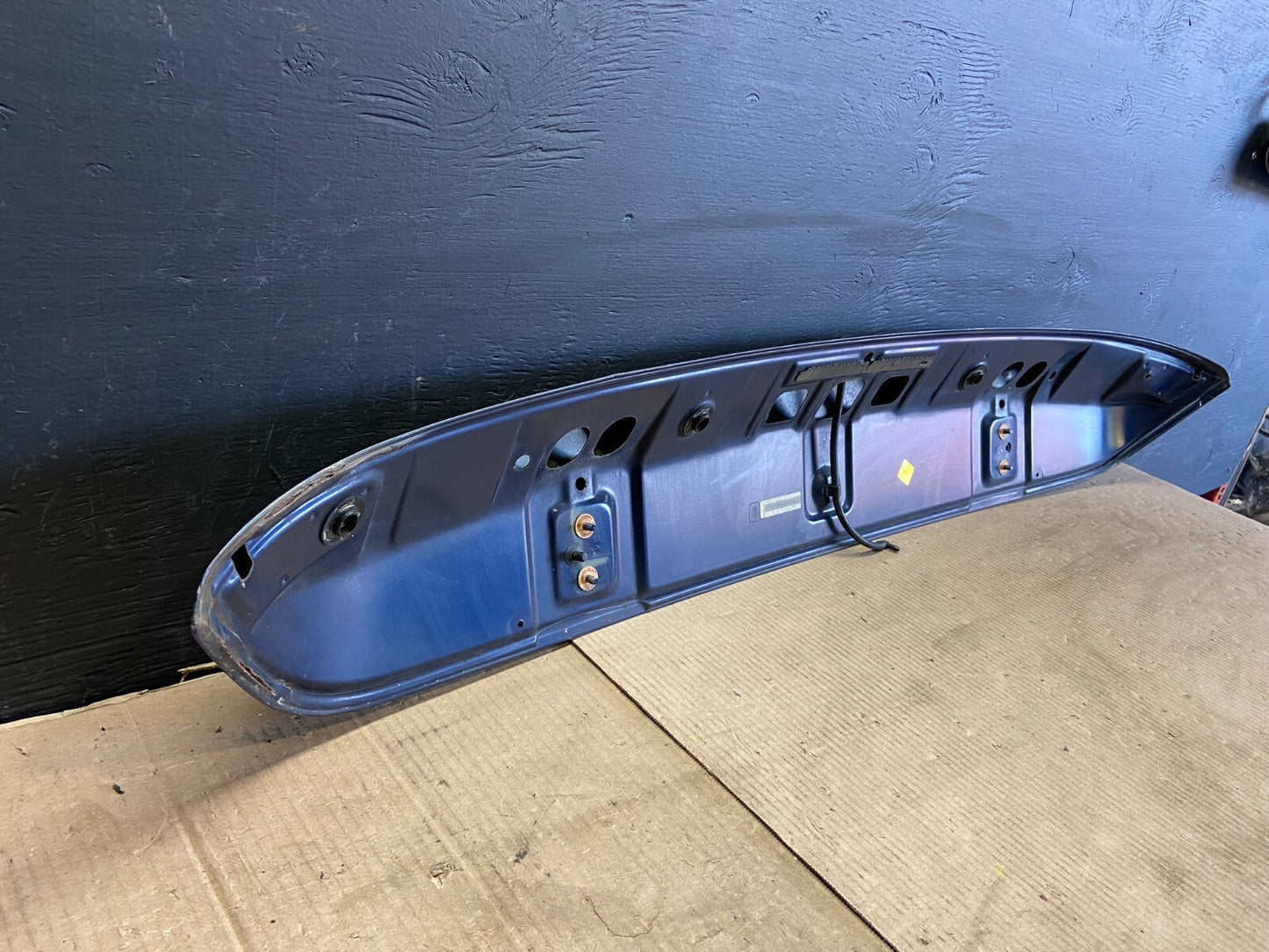 2003 to 2008 Toyota Matrix upper tailgate deck lid spoiler trim D94148