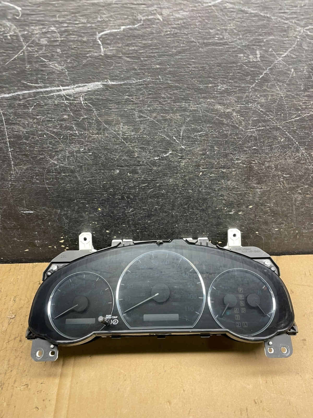 2006  Toyota Sienna Speedometer Cluster Gauge w7070 DG0
