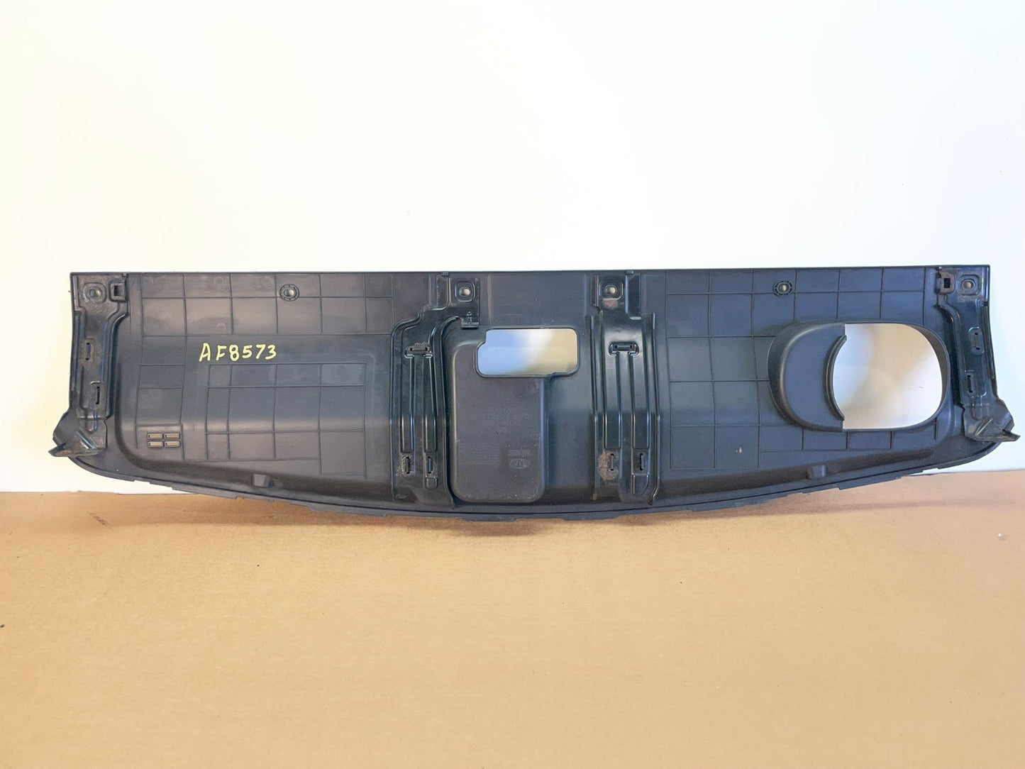 2016 to 2018 Kia Sorento Front Radiator Grille Top Cover Panel AF8573 DG3