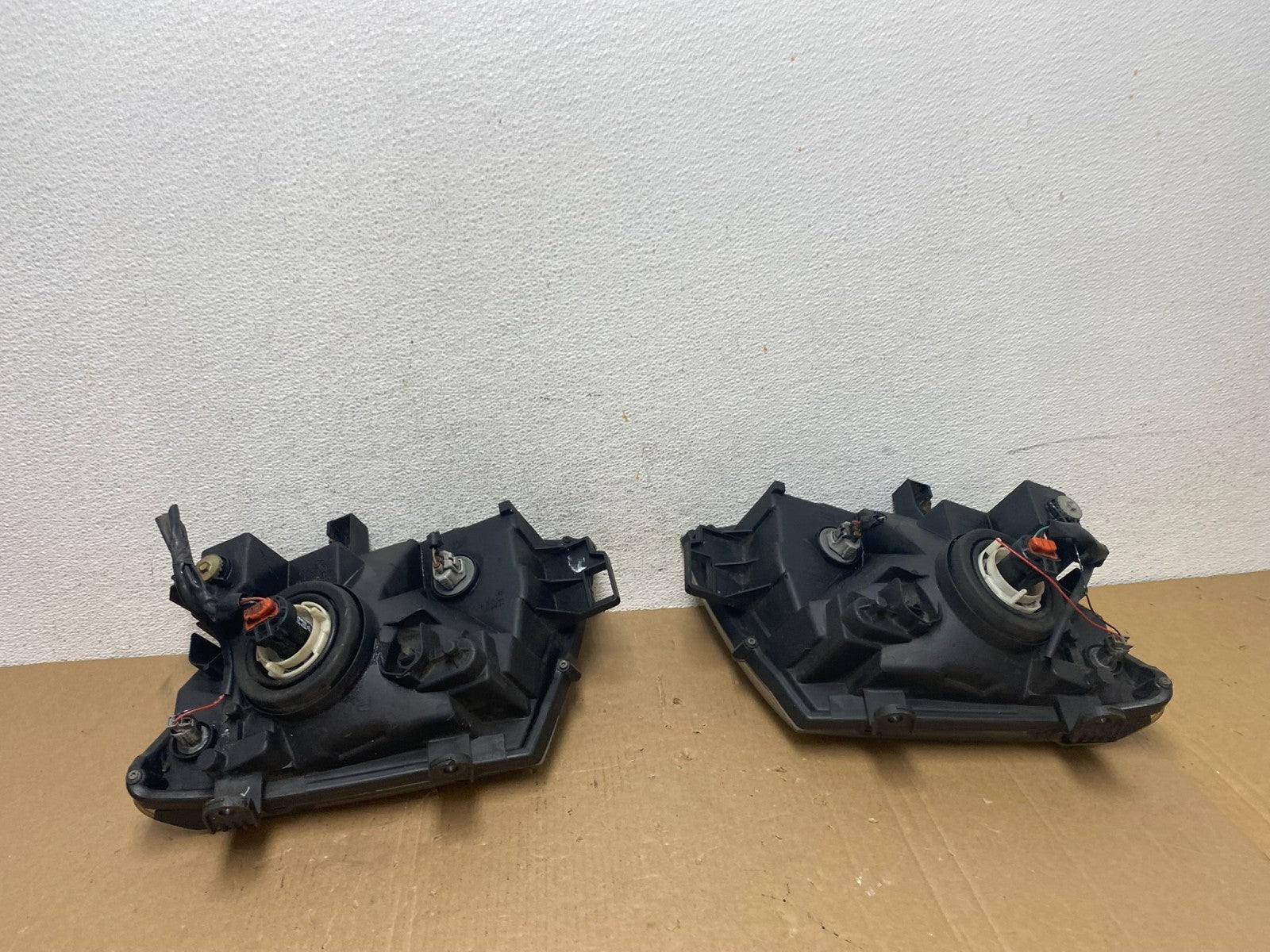 2005-2015 Nissan Xterra Driver Left+Right Side Set Headlights AD7931 DW7