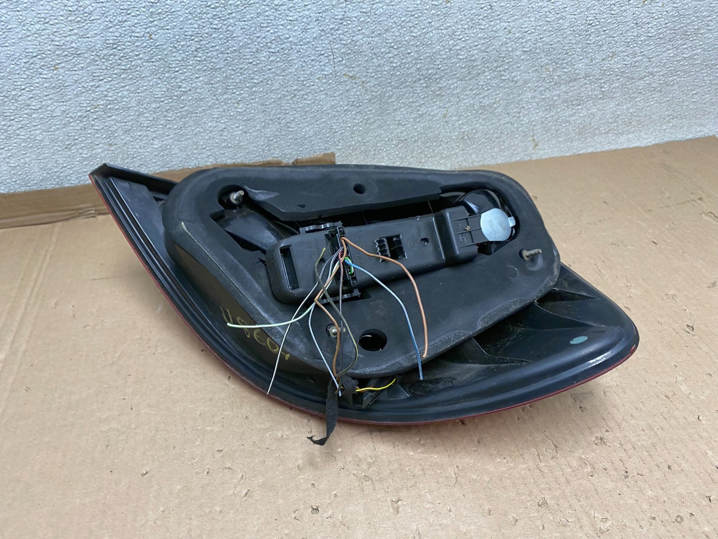 2002 to 2004 Mercedes C-Class Coupe Left Driver LH Side Tail Light U8604 DW7