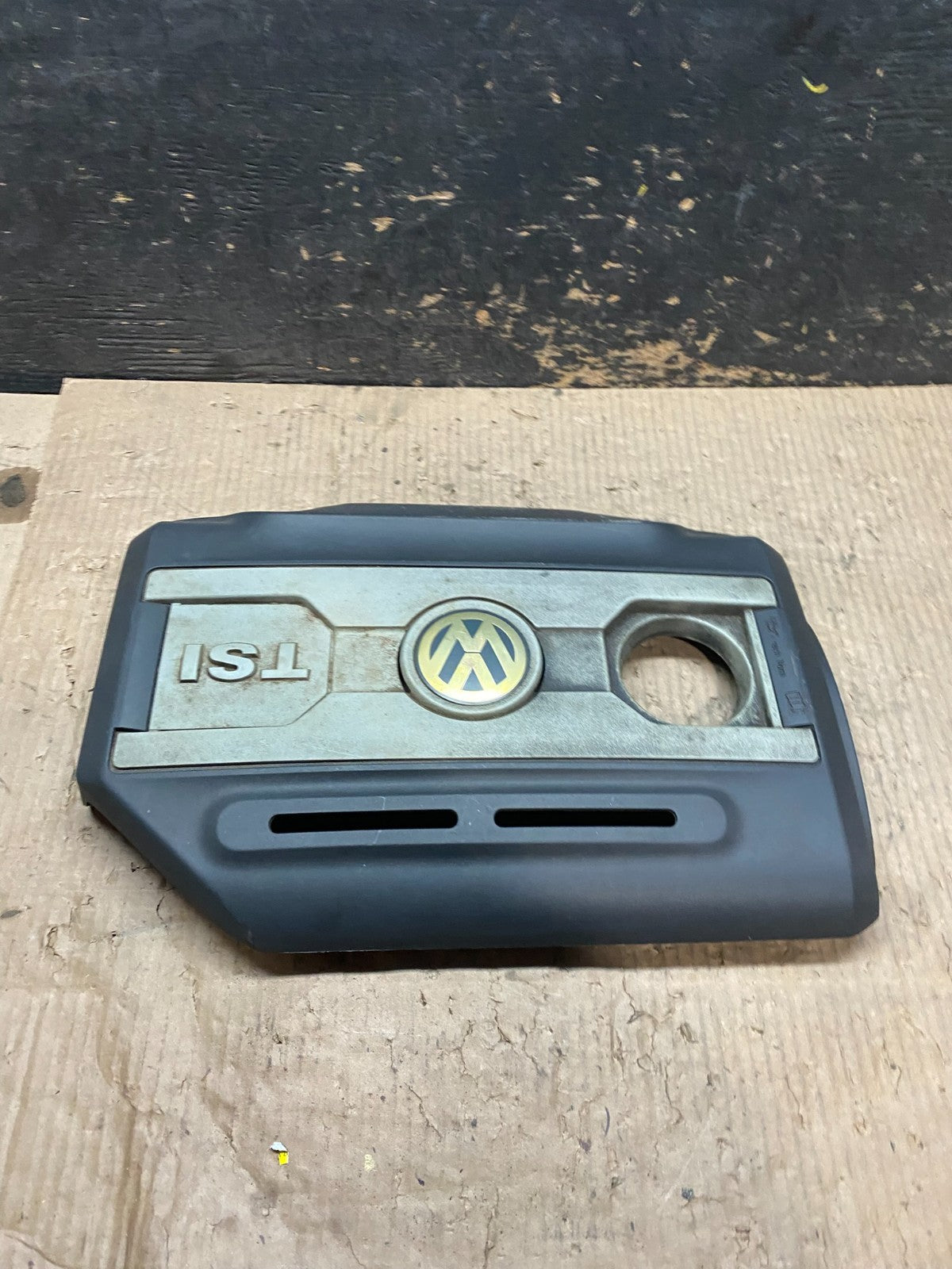 2005-2010 Volkswagen Mk5 2.0 TSI Passat Jetta Engine Cover X0144 DG1