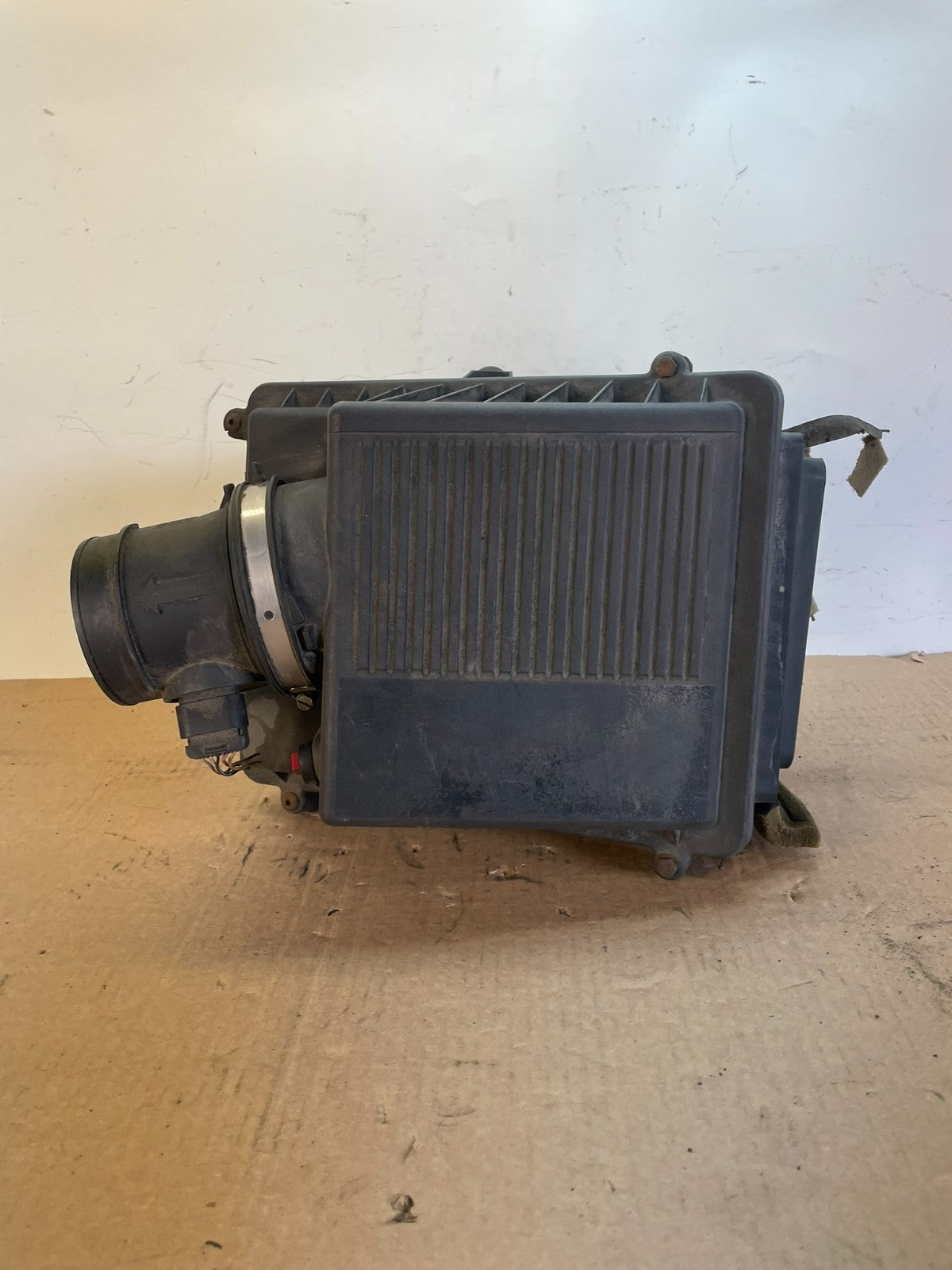 2007 to 2013 Chevrolet Tahoe Silverado Suburban Air Box Cleaner AG76310