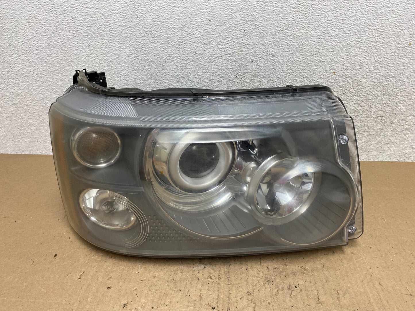 2006-2009 Land Rover Range Rover Right Passenger Xenon Headlight AE6570 DW0
