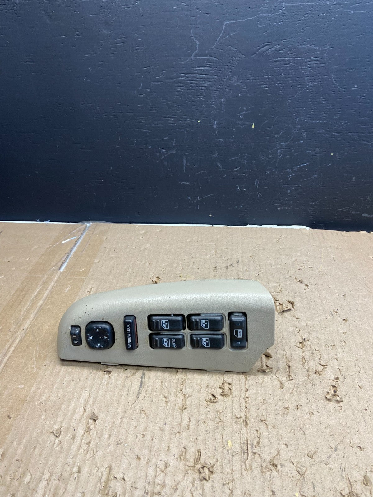 2000 to 2002 Tahoe Yukon Suburban Silverado Master Power Window Switch ab5811 DG0
