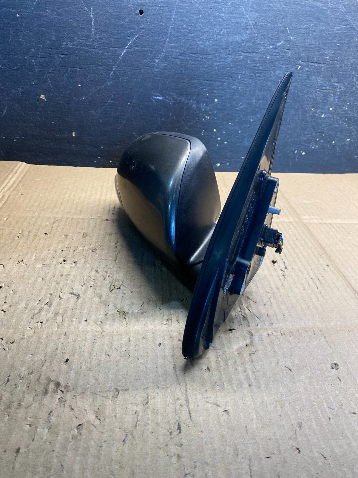 2010 to 2013 Kia Forte Sedan Right View Turn Signal Mirror OEM AB0734 MS2