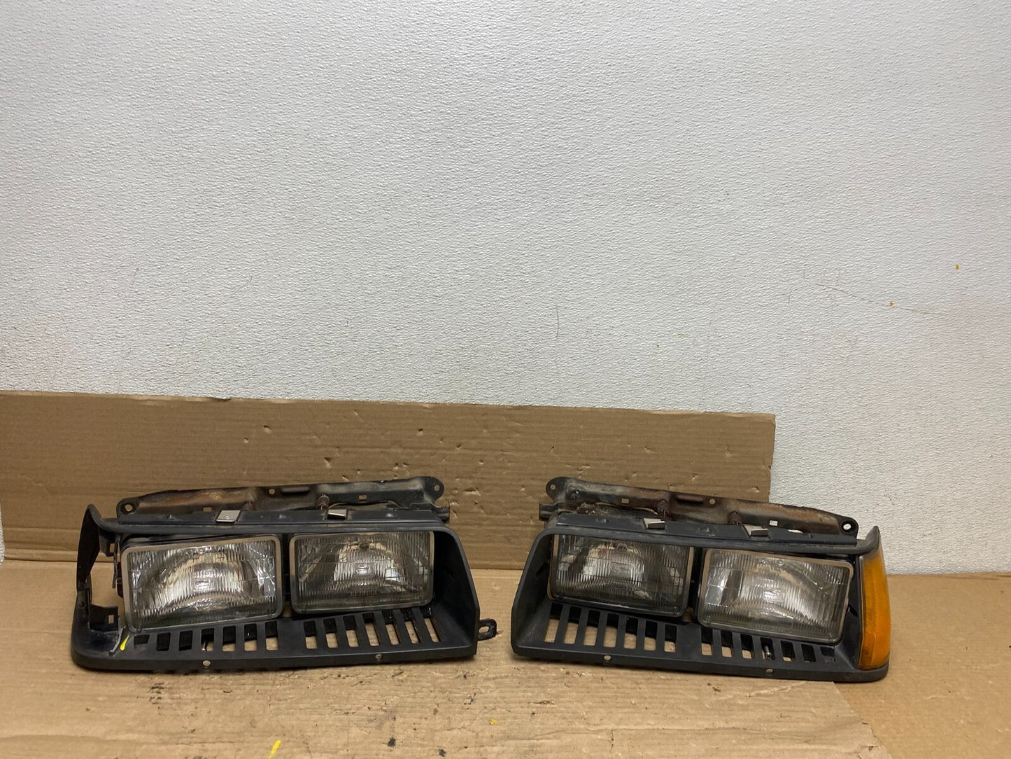 1984 1985 Honda Accord Left+Right Set Headlights + Bezel Oem O3698 DG0