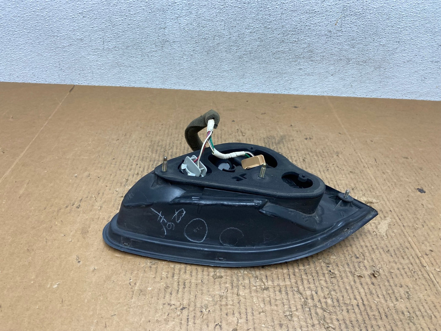 2000-2003 Lexus RX300 Right Passenger Side Rear Inner Tail Light AE2743 LK4