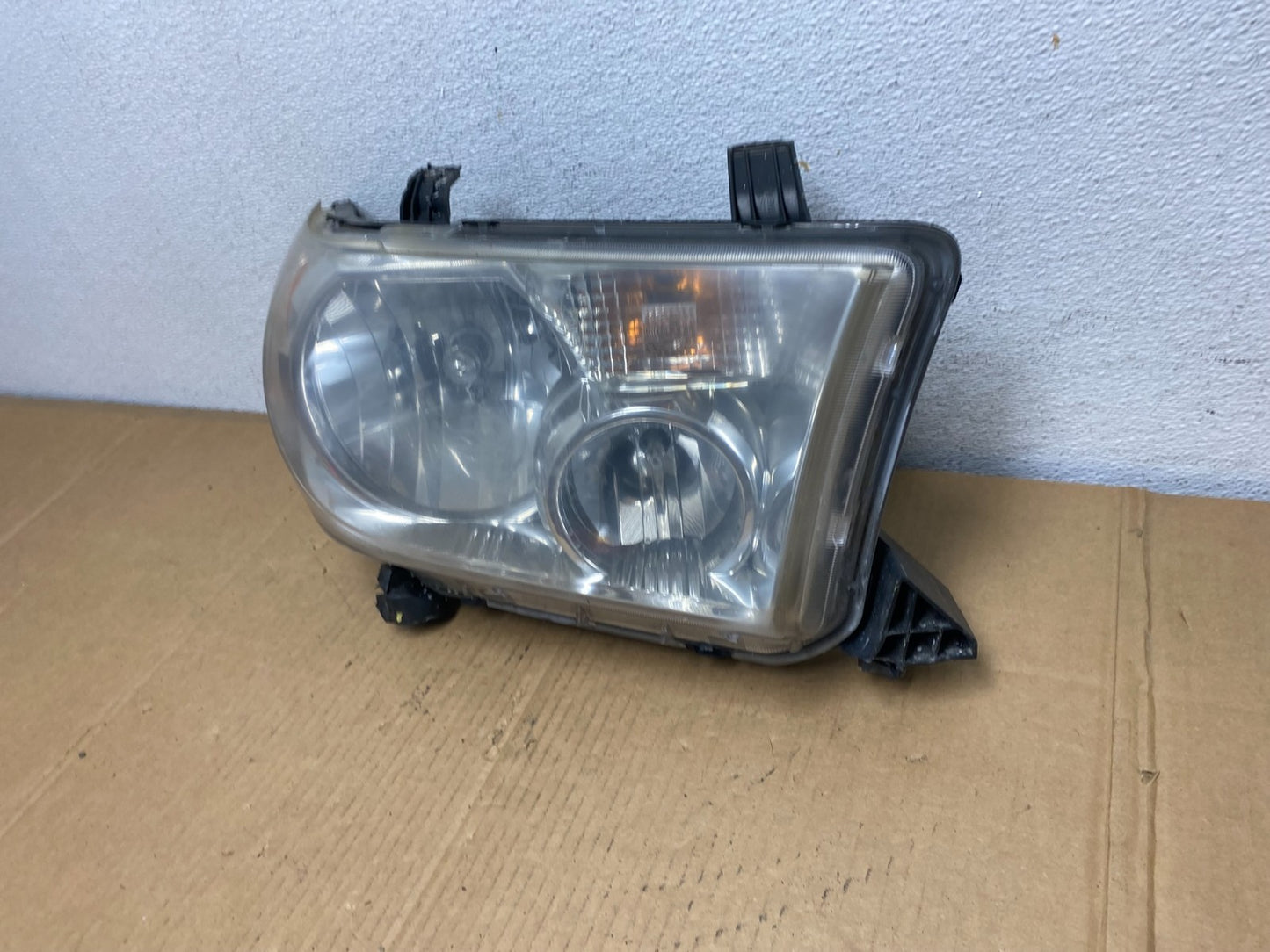 2007 - 2014 Toyota Sequoia Tundra Right Passenger RH Headlight Halogen AD0778 DW1