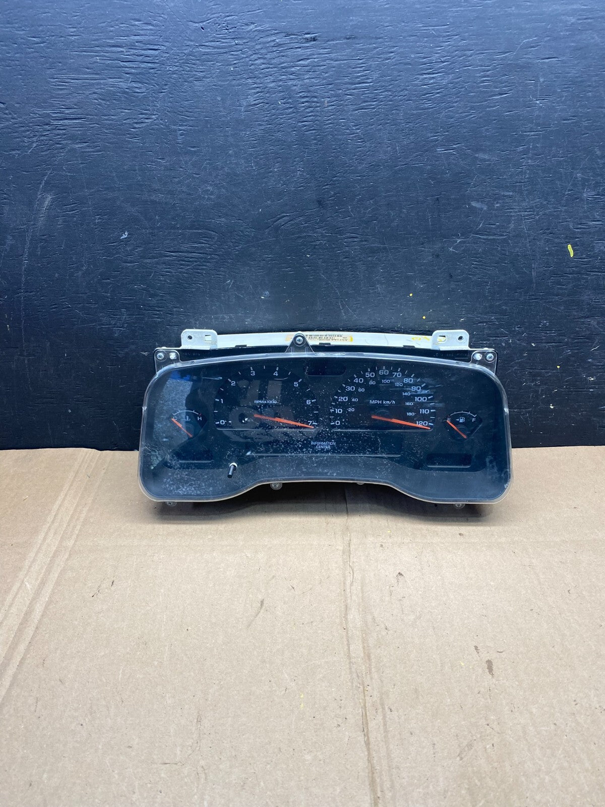 2003 Dodge Durango Speedometer Instrument Cluster Gauge OEM O7316 DG0
