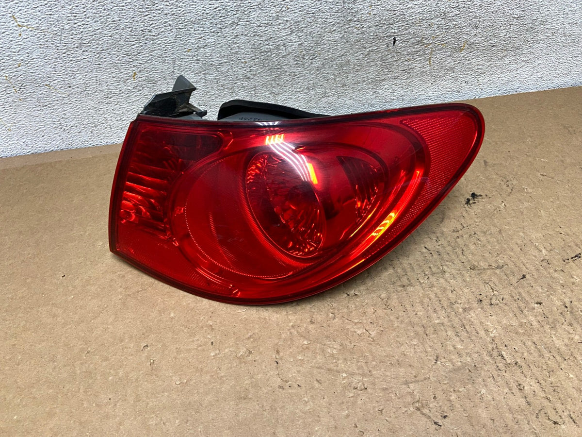 2007 to 2010 Hyundai Elantra Sedan Right Passenger Side Tail Light AI3514 LK0