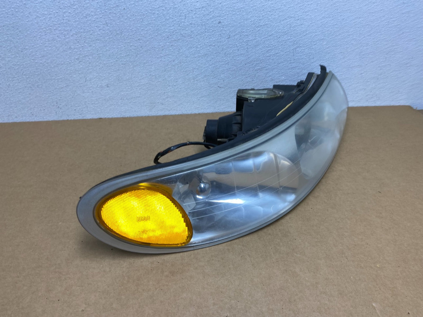 1999 to 2002 Lincoln Continental Right Passenger Rh Side Headlight Oem AC1656 DW2
