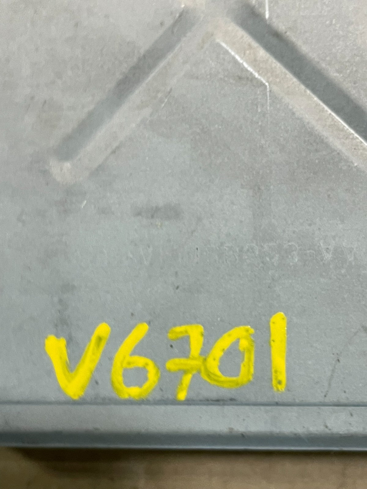 2002 Ford E-Series Van 4.2L Engine Control Module 3c2a-12a650-sb V6701 DG4