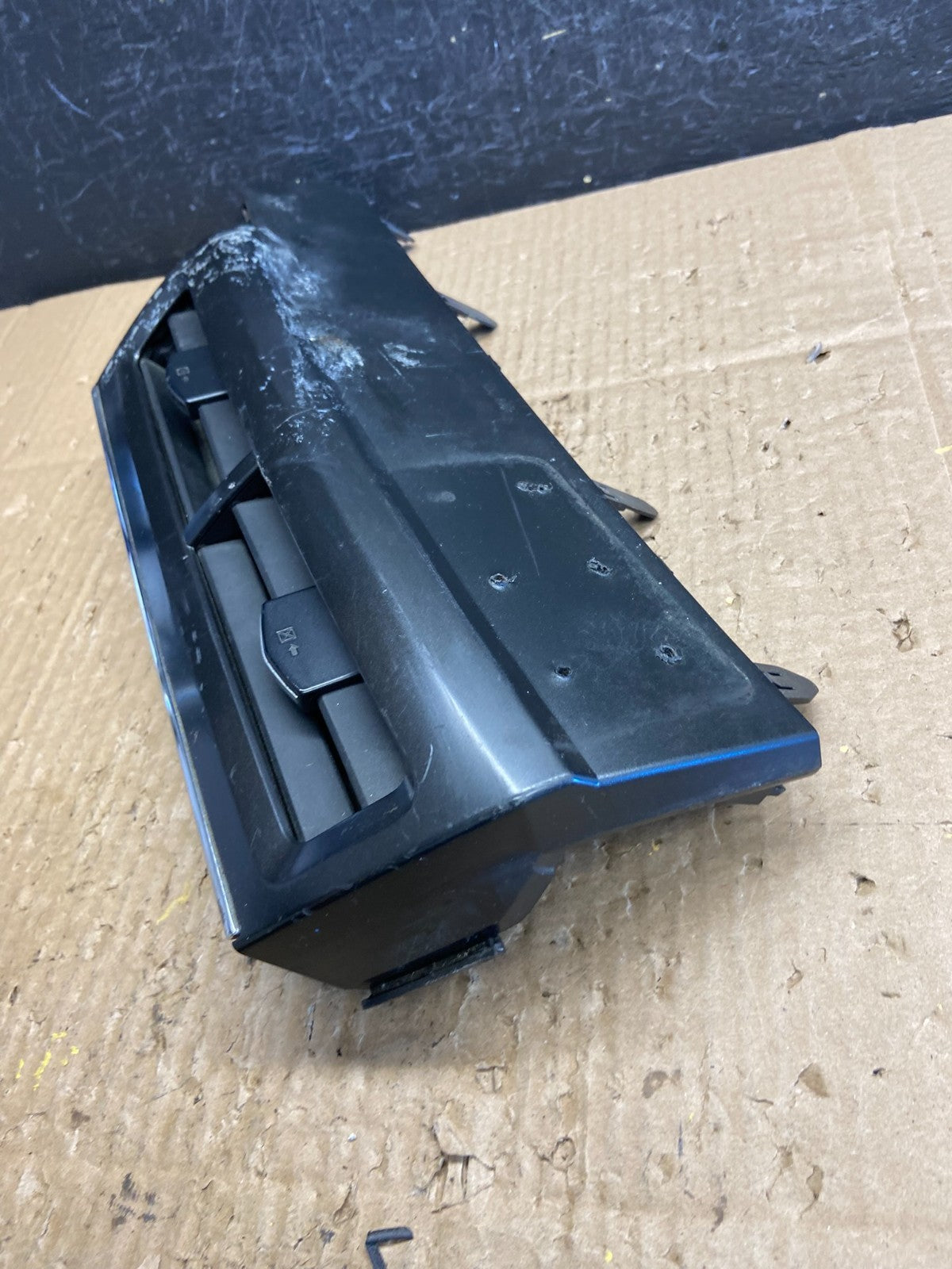 2012 to 2017 Toyota Prius V Center Dash A/C Air Vents With Trim AD2005 DG3