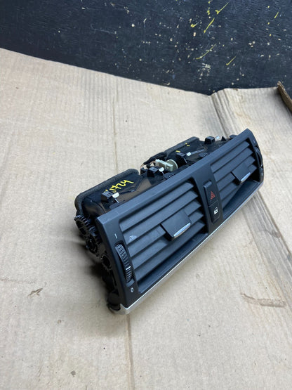 2007 to 2013 BMW X5 X6 Center Console Dash Air Vent OEM X1724 DG1