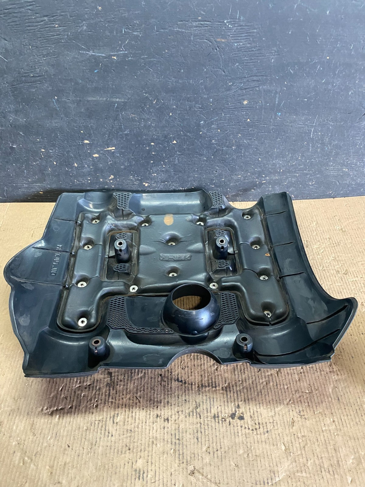 2006 to 2008 Kia Sedona V6 3.8L Engine Motor Cover P5810 DG5