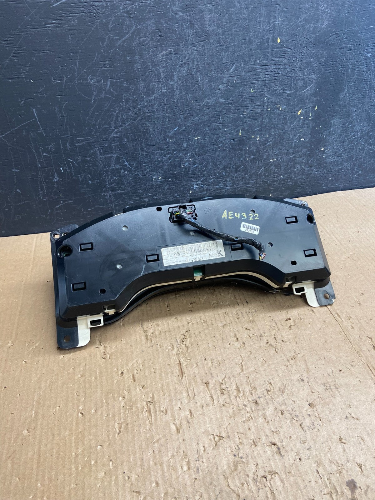 2013 to 2017 Chevrolet Express Speedometer Cluster Gauge AE4322 DW6