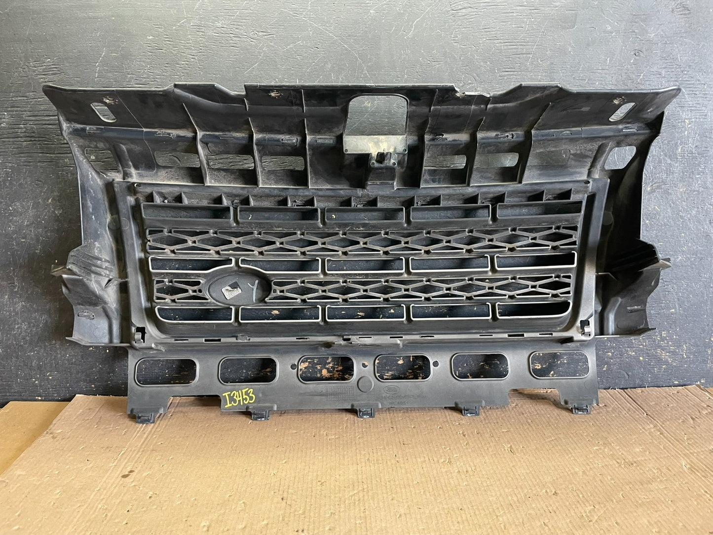 2008 to 2010 Land Rover LR2 Front Bumper Grille Grill OEM aa2213 DG3