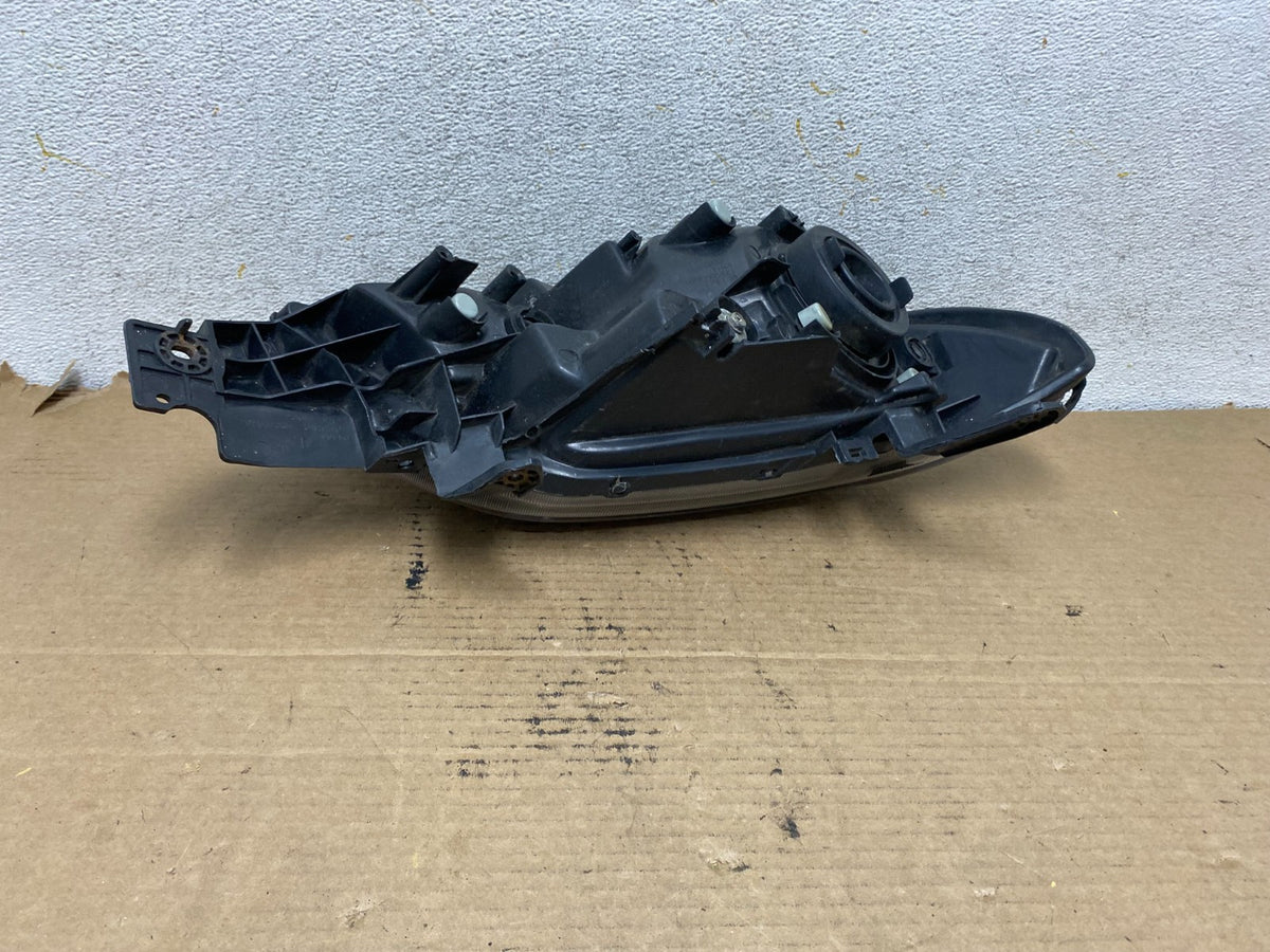 2003-2004 Mitsubishi Outlander Left Driver LH Headlight AH4094 DW5