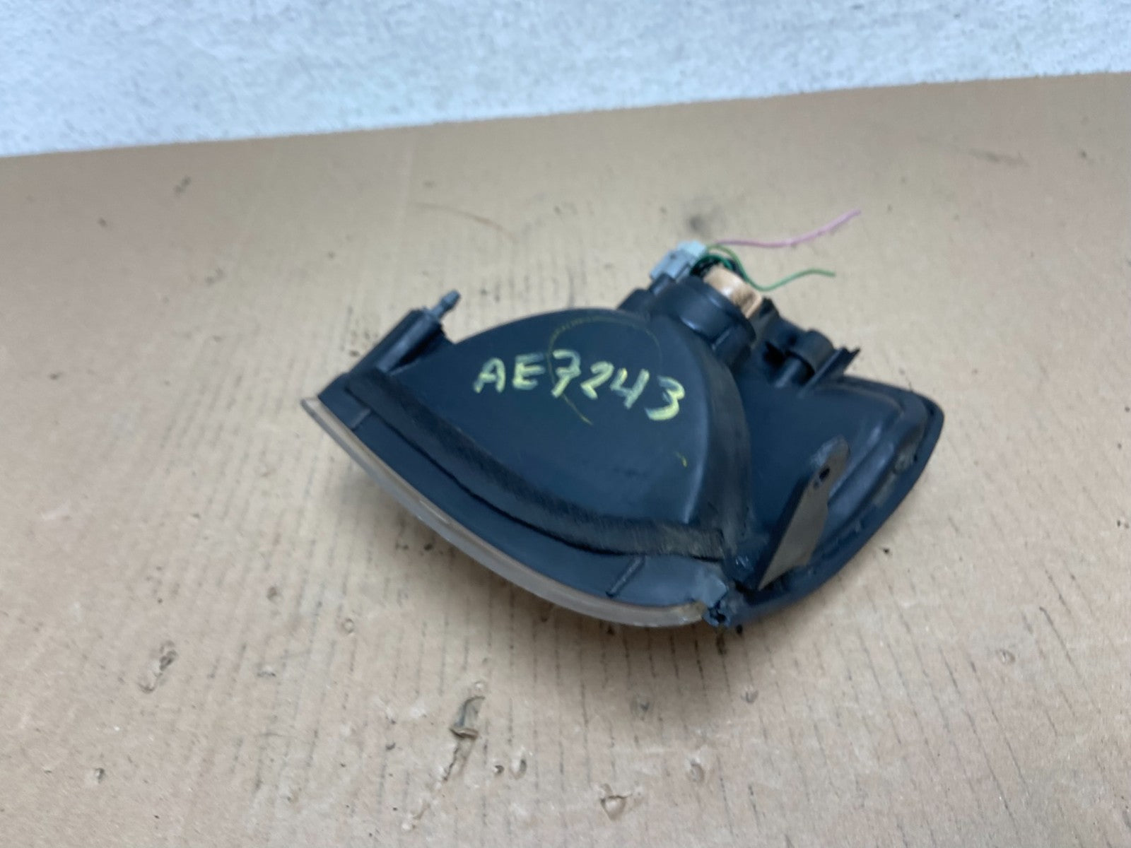 1999-2004 Nissan Pathfinder Front Left Driver Turn Signal AE7243 DW4