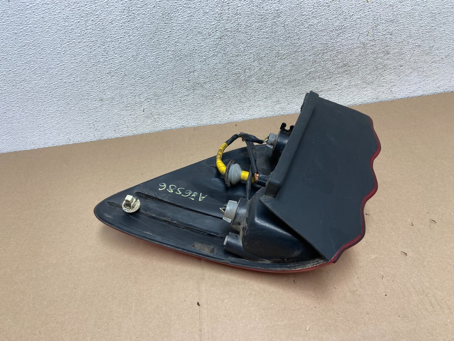 2001 to 2004 Toyota Sequoia Left Driver Lh Side Tail Light AG6586 DW4