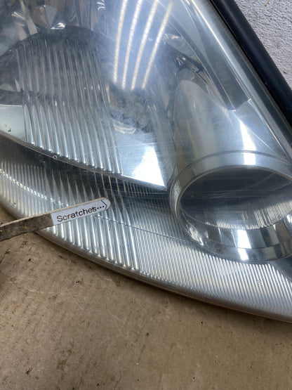 2004-2005 Toyota Sienna Right Passenger Xenon Headlight AG0553 DW3