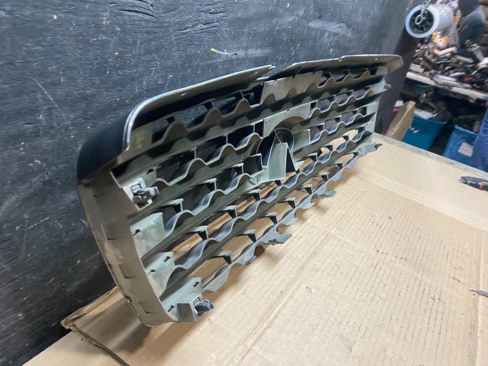 2003 2004 2005 Infiniti FX35 Grill Grille W/ Emblem Oem V2674 DG11