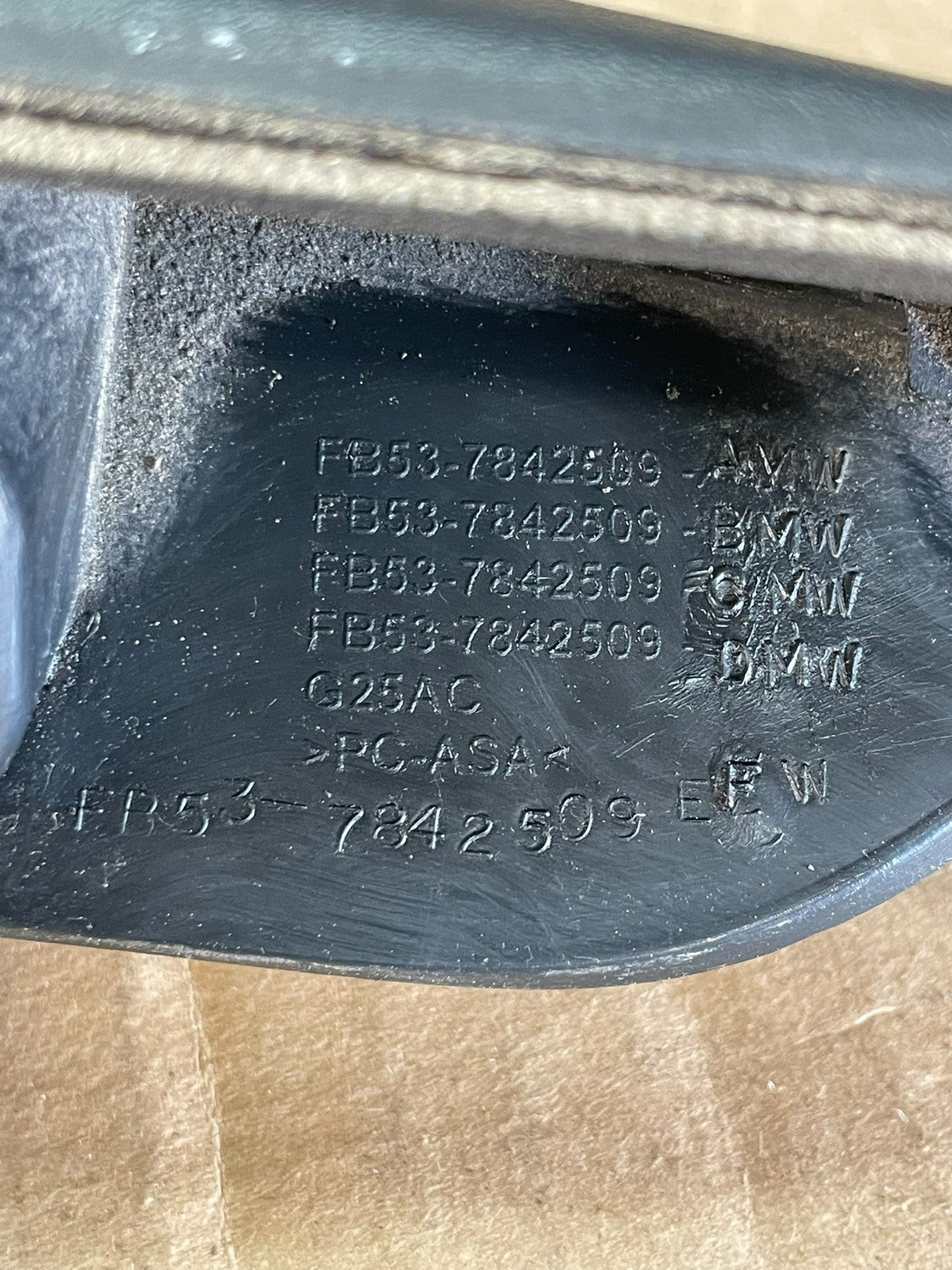 2016-2019 Ford Explorer Interceptor Rear Tailgate Molding With Camera AD0285 DG4