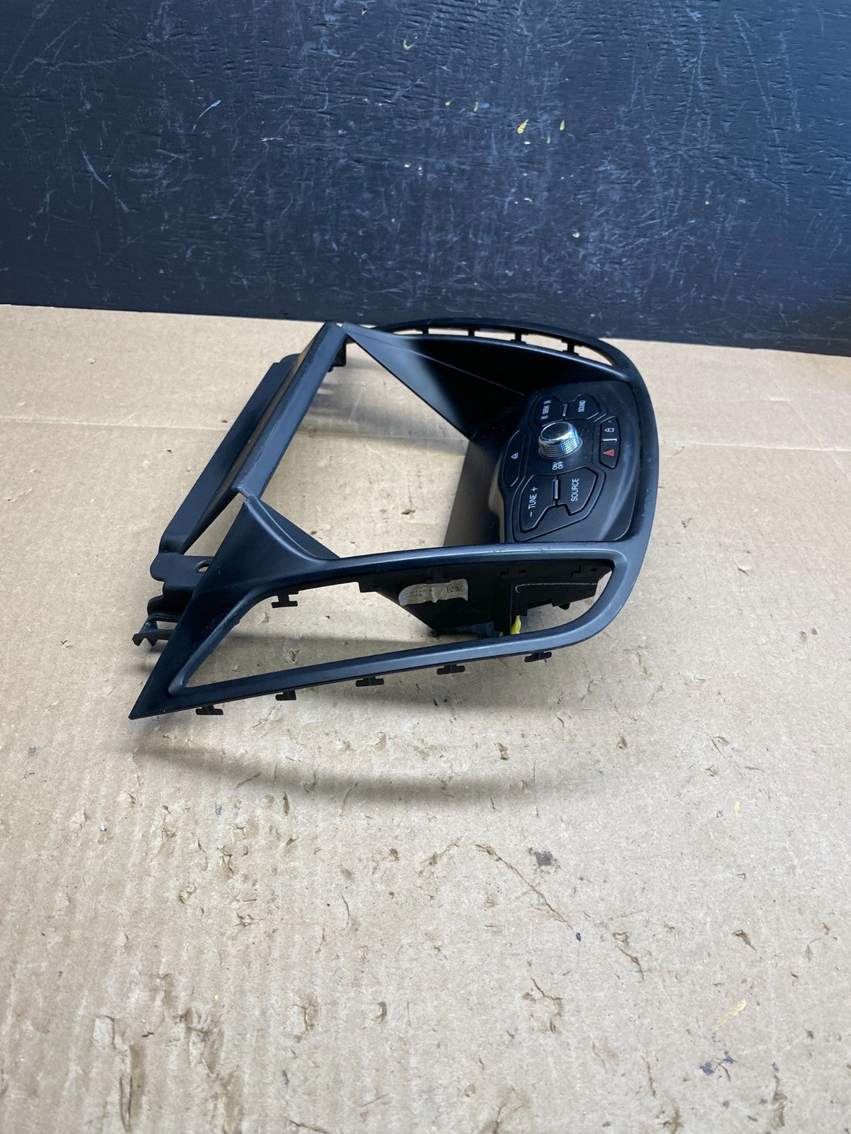 2013 2014 2015 2016 Ford Escape Dash Radio Control Panel Bezel ac6452 DG1