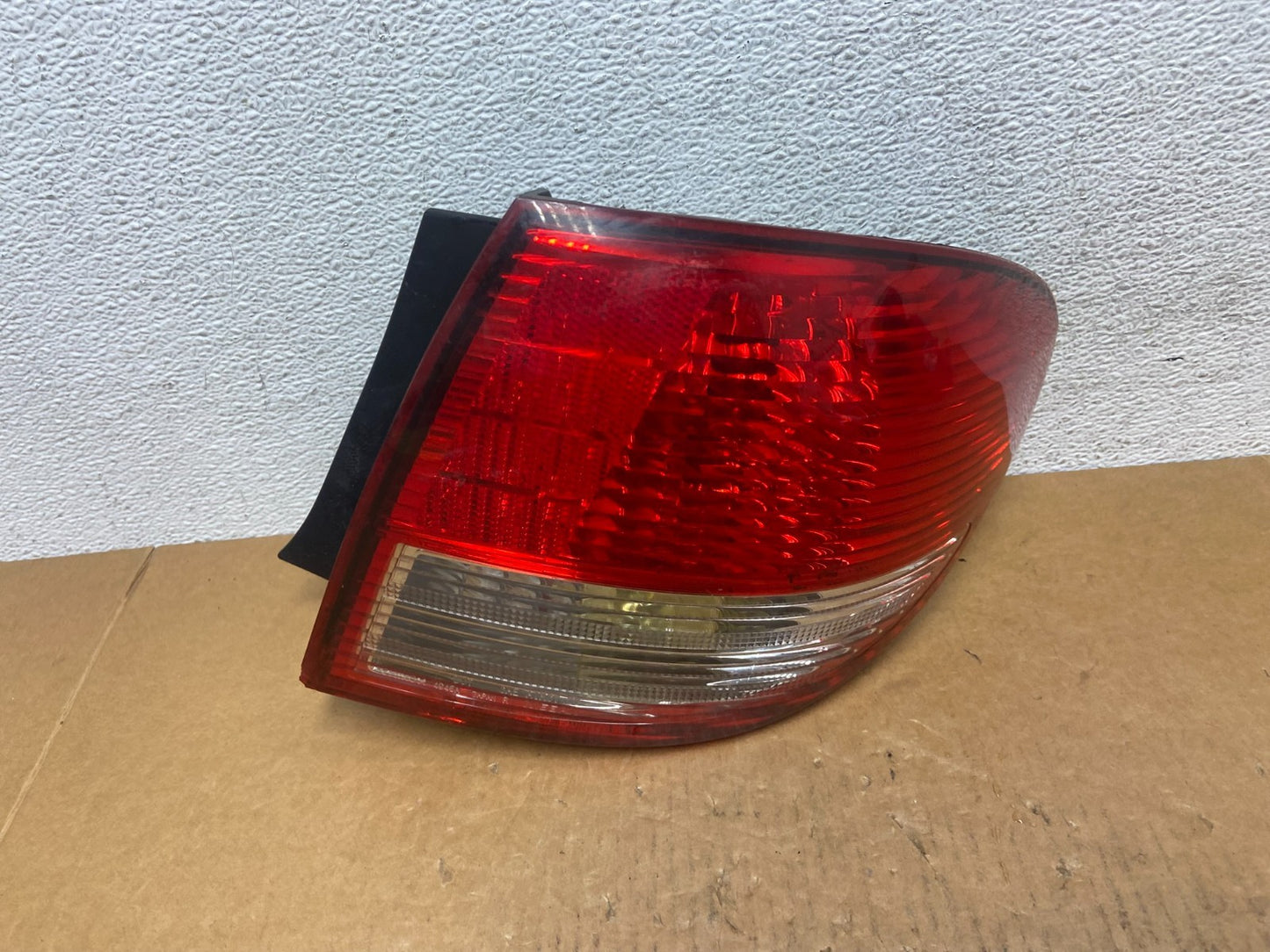 2002-2004 Infiniti i35 Right Passenger Rh Side Tail Light AE0440 DG0